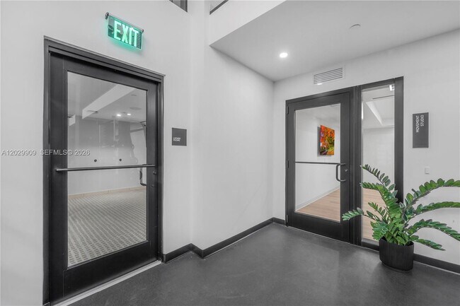 Building Photo - 225 N Miami Ave