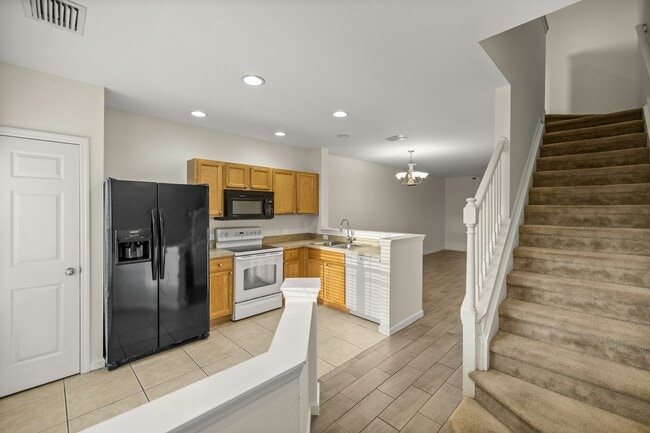 Building Photo - 4428 SW 49th Ave