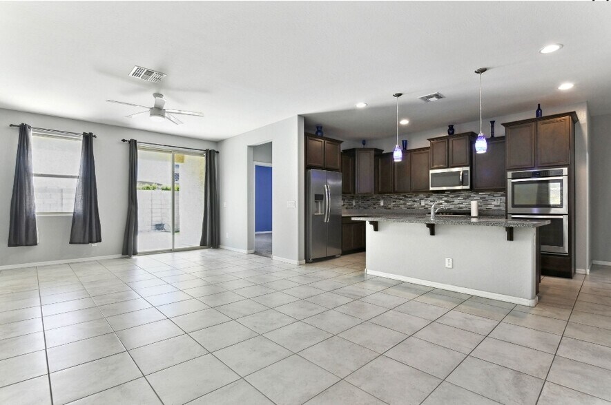 Building Photo - 7707 S 37th St