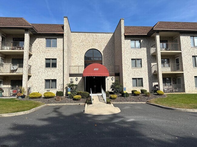 Primary Photo - 1108 Dolphin Ave