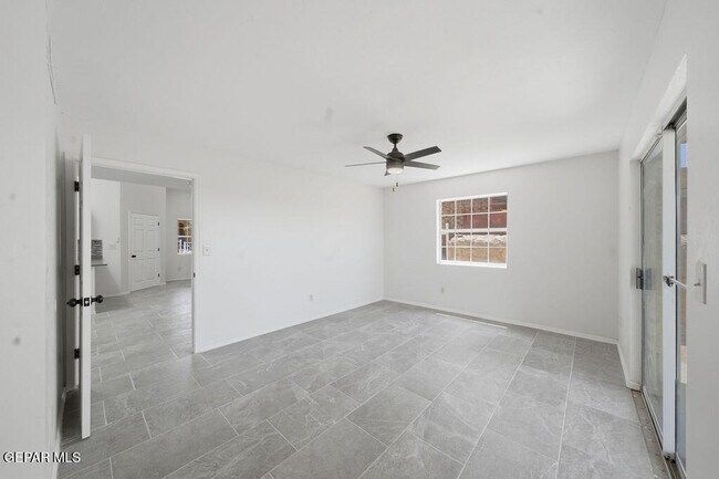 Building Photo - 821 Los Lagos Way