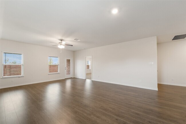 Building Photo - 745 John Adams Ct