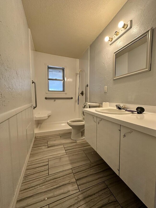 Building Photo - 860 S Scott St