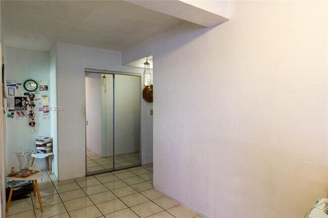 Building Photo - 6484 Indian Creek Dr