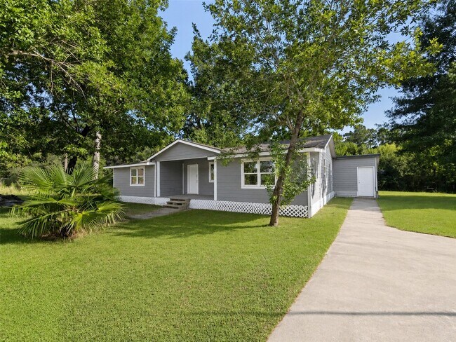 Building Photo - 227 Live Oak Ln
