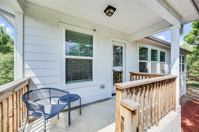 Building Photo - 21302 Santa Rosa Ave