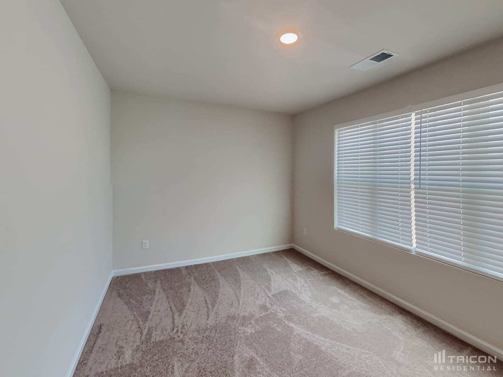 Building Photo - 1361 Woodhouse Dr