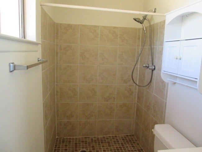 Building Photo - 1233 Stutz Dr NE