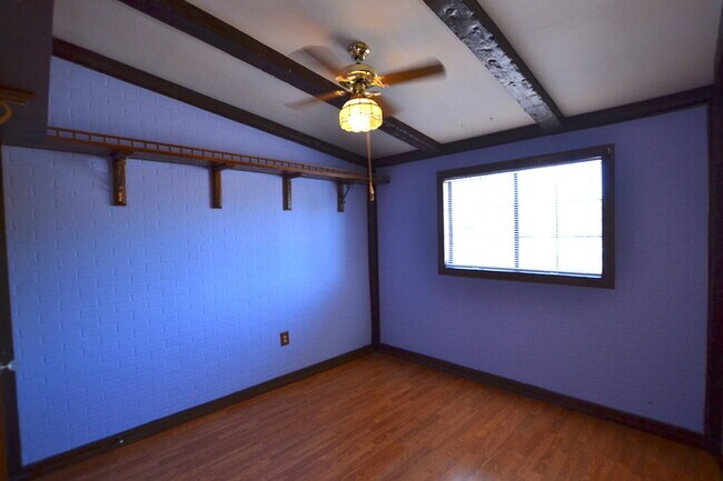 Building Photo - Move In Ready!  Amazing Tempe Location