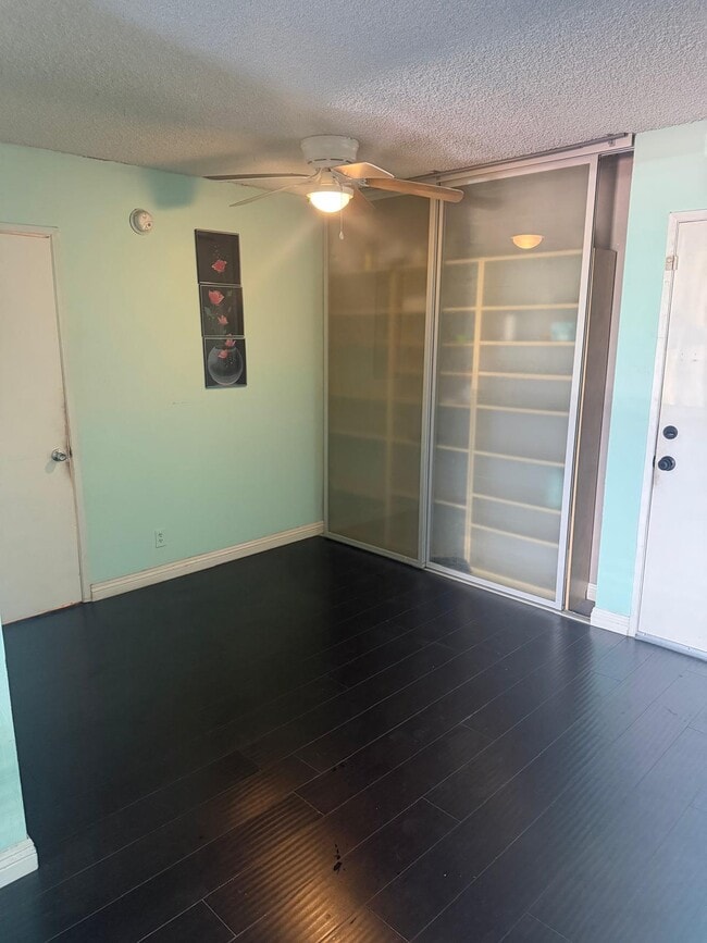 Building Photo - 5460 White Oak Ave