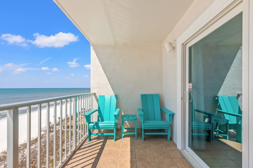 Building Photo - 8743 Thomas Dr