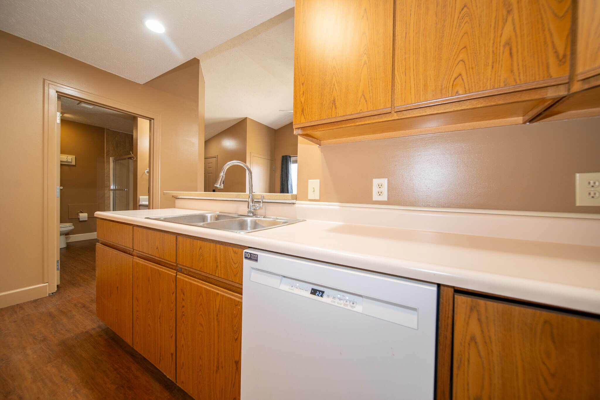 Kitchen - 701 N Dicks St