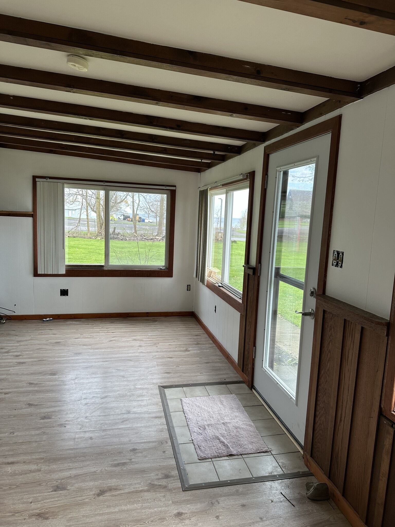 Building Photo - 7420 Lake Crest Dr