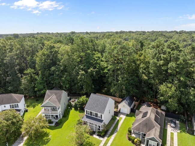 Building Photo - Charming Summerville Rental