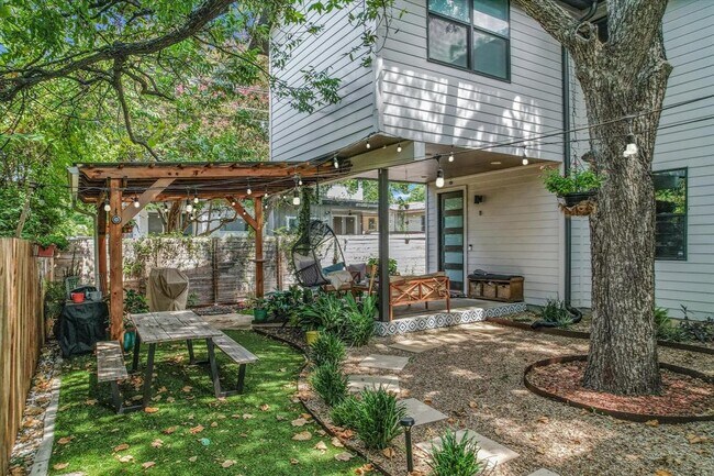 Building Photo - 2414 E Martin Luther King Jr Blvd