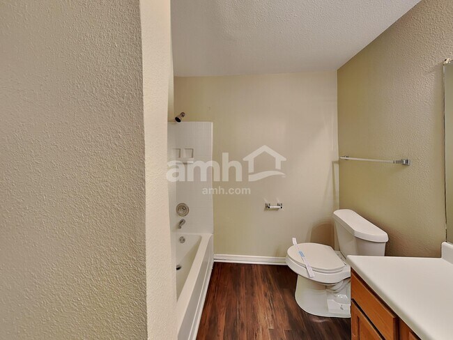 Building Photo - 9446 Swans Crossing