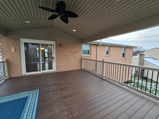 Building Photo - Beautiful Split Entry - 3 Bedroom 2.5 Bathroom in Rustic Ridge Estates