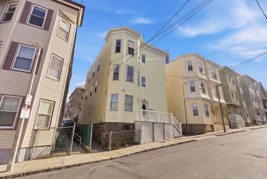 Building Photo - 24 Darling St