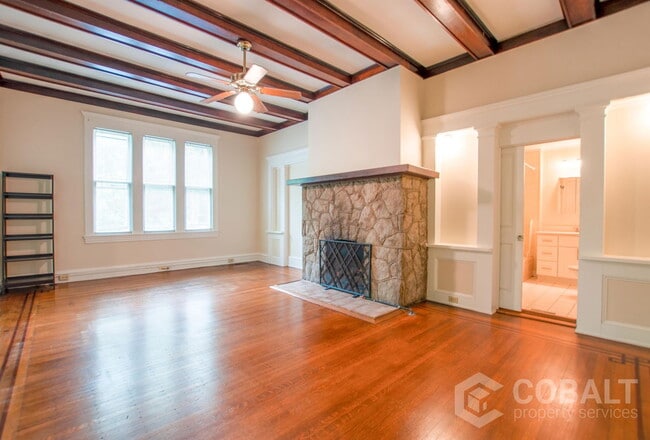 Building Photo - 867 Rosedale Rd NE