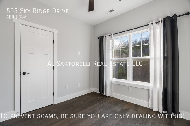 Building Photo - 505 Sky Ridge Dr