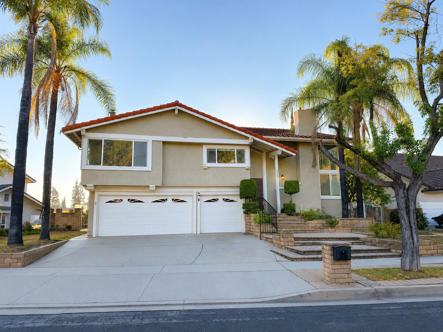 off street parking - 2322 Donosa Dr