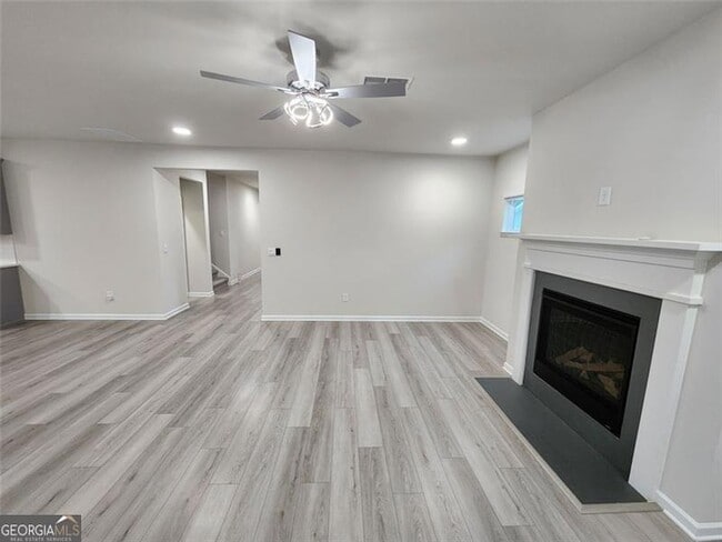 Building Photo - 235 Vly Oak Dr