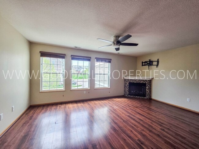 Building Photo - Beautiful 2BR Townhome in Ankeny – Great Location & Modern Features