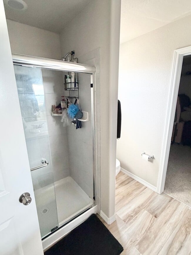 Building Photo - Like New Home for Rent on Truscott!