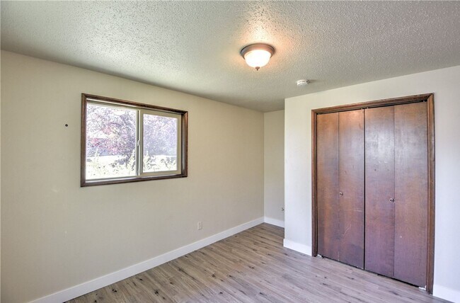 Building Photo - Desirable west side location! 2 bed/ 1.75 bath. Olympia school district