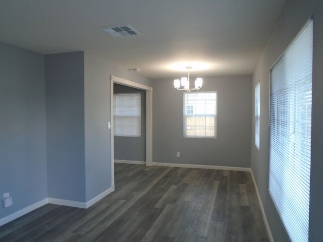 Building Photo - NEW NEW NEW....SOUTHWEST CUTIE !!!