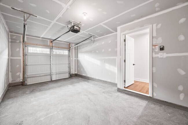 Building Photo - 22 Iron Horse Ln