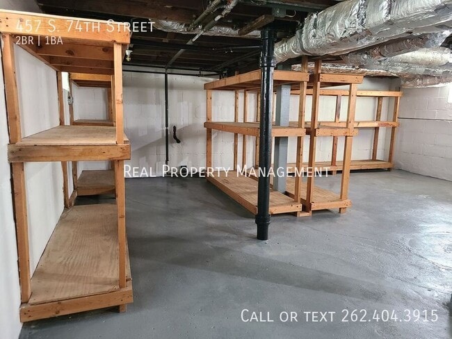 Building Photo - 457 S 74th St