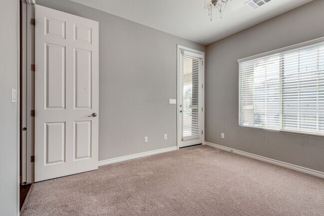 Building Photo - Stunning Summerlin Rental on Private Cul-d...