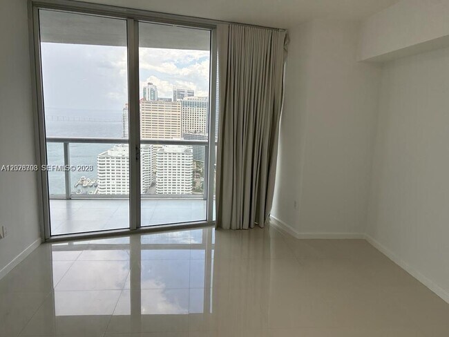 Building Photo - 495 Brickell Ave