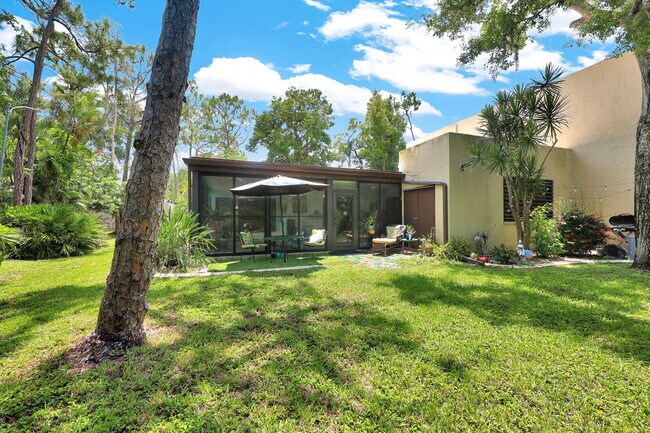 Building Photo - Furnished 3BR/2BA Condo in Pinebrook Lakes...