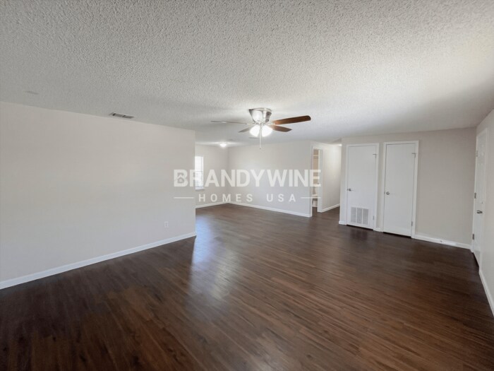 Building Photo - 5937 Camaro Dr W
