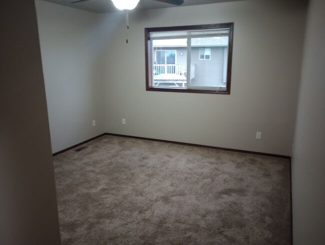 Building Photo - 102 Haley Ct