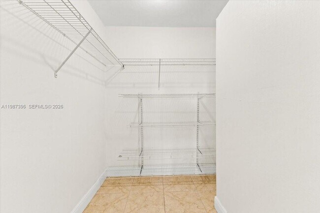 Building Photo - 2323 Van Buren St