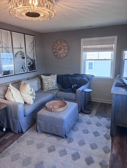 Building Photo - 146 Central Ave