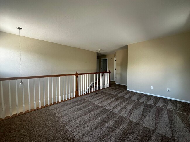 Building Photo - Large 2-story home with 3 bedrooms up plus loft!  Finished basement!