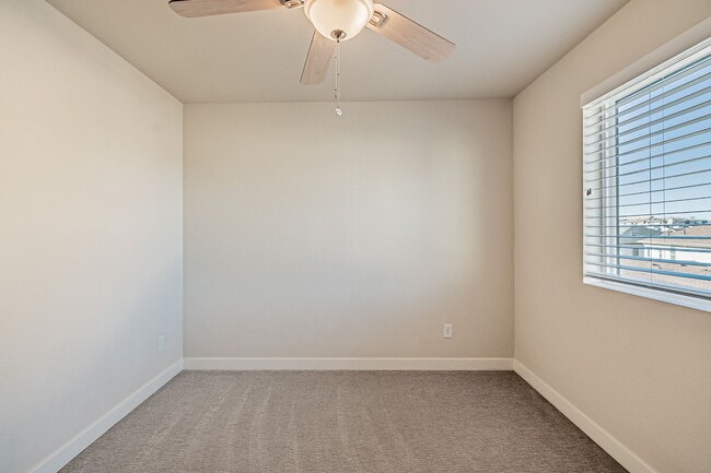 Building Photo - Modern 2BD, 2.5BA Broomfield Townhome with...