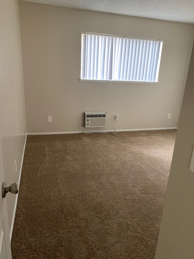 2x1 Master Bedroom - Sierra Gardens