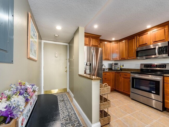 Building Photo - 51 Island Way