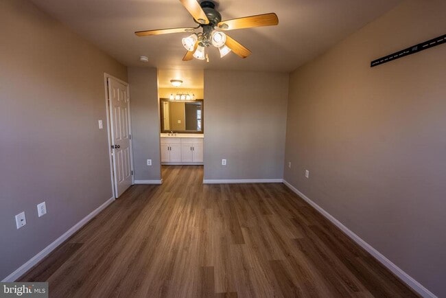 Building Photo - 9924 Grapewood Ct