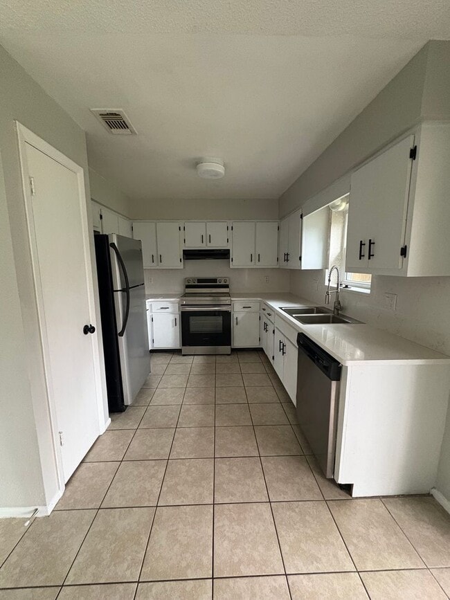 Building Photo - 2-Bedroom, 2-Bathroom Home, Orlando/Waterford/UCF Great Location!!