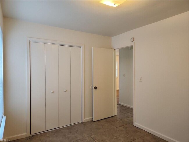 Building Photo - 6045 Bradford Dr
