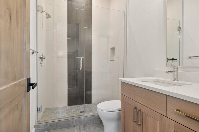 Building Photo - Tetherow Luxury 4 Bedroom Home