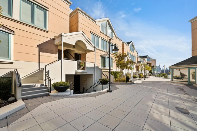 Building Photo - 600 Harbor Blvd