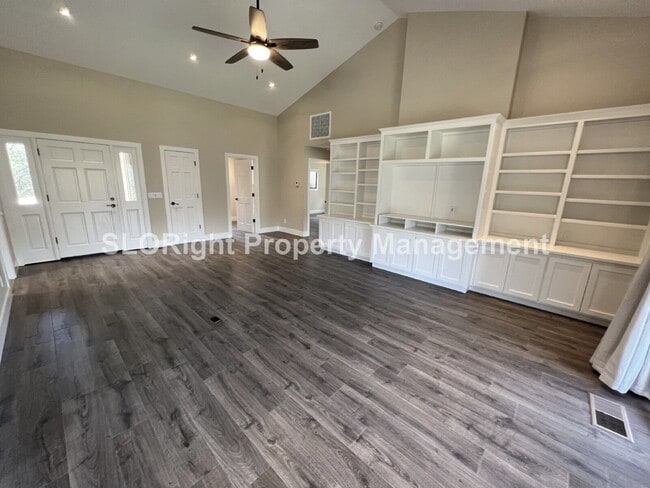 Building Photo - AVAILABLE NOW - Recently Updated Home in Templeton - 2 Bed / 2 Bath