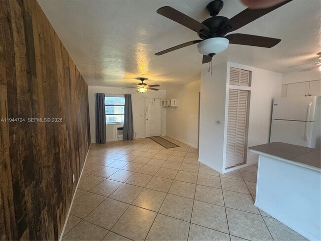 Building Photo - 2241 Monroe St